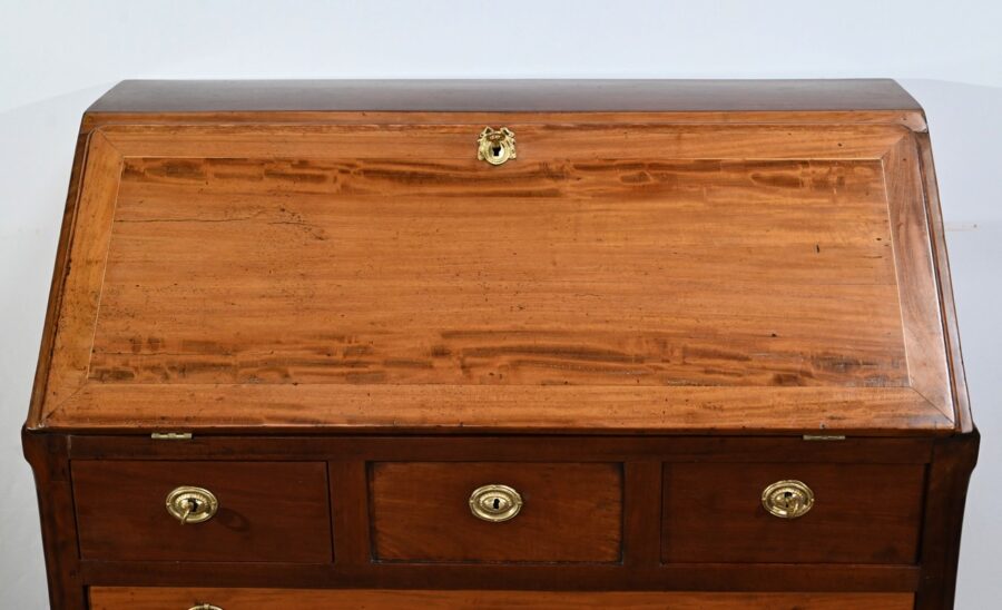 Commode Scriban de Port en Acajou de Saint Martin et de Cuba, époque Louis XV – XVIIIe – Image 7