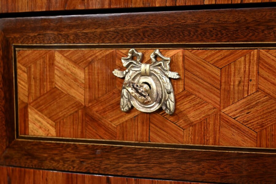 Petite Commode en Bois de Rose et Acajou, Transition Louis XV/Louis XVI - 2ème Partie XIXe – Image 14