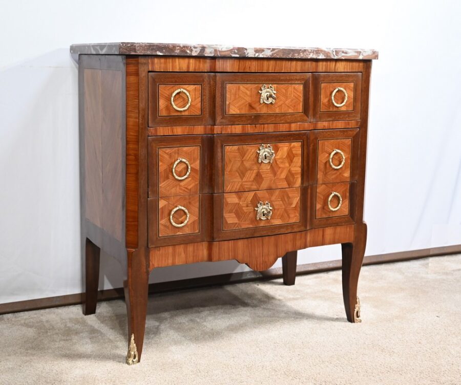 Petite Commode en Bois de Rose et Acajou, Transition Louis XV/Louis XVI - 2ème Partie XIXe – Image 3