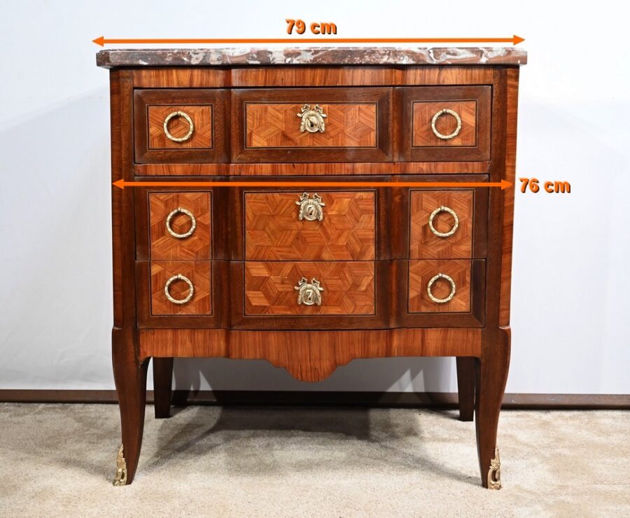 Petite Commode en Bois de Rose et Acajou, Transition Louis XV/Louis XVI - 2ème Partie XIXe – Image 2