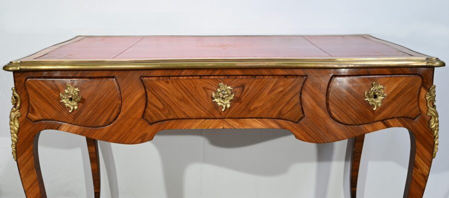 Bureau de Milieu en Bois Précieux, style Louis XV – Début XXe – Image 11