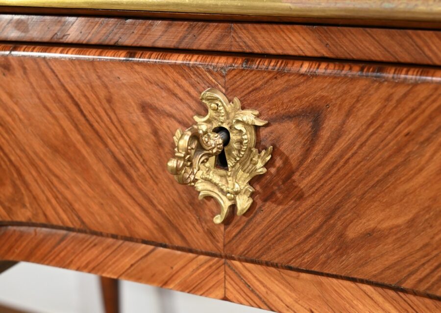 Bureau de Milieu en Bois Précieux, style Louis XV – Début XXe – Image 13