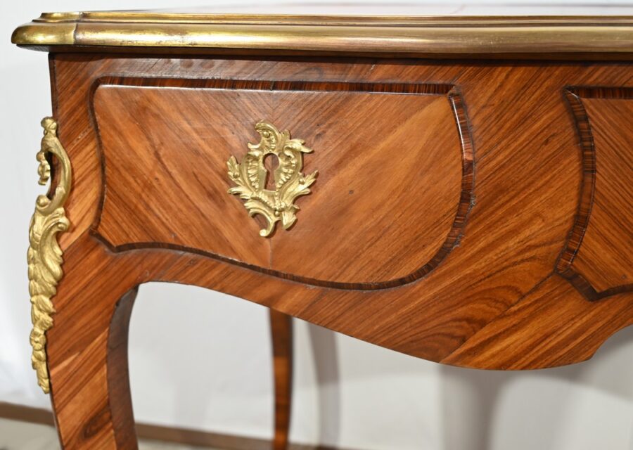 Bureau de Milieu en Bois Précieux, style Louis XV – Début XXe – Image 23