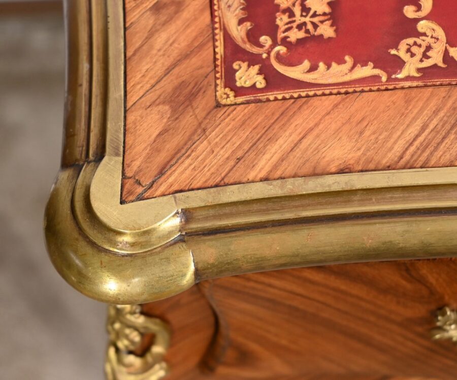 Bureau de Milieu en Bois Précieux, style Louis XV – Début XXe – Image 6
