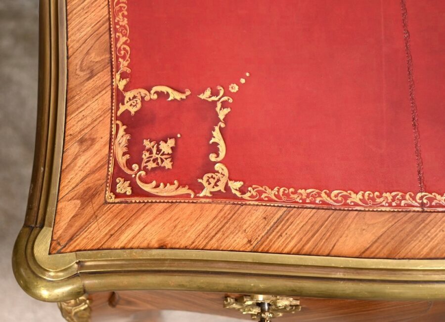 Bureau de Milieu en Bois Précieux, style Louis XV – Début XXe – Image 7