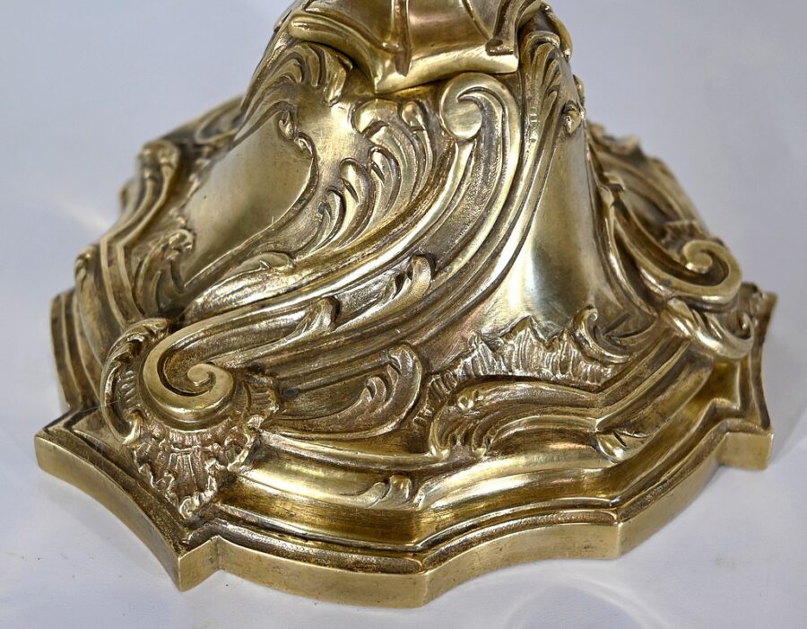 Important Candélabre en Bronze Doré, style Louis XV – Fin XIXe – Image 11