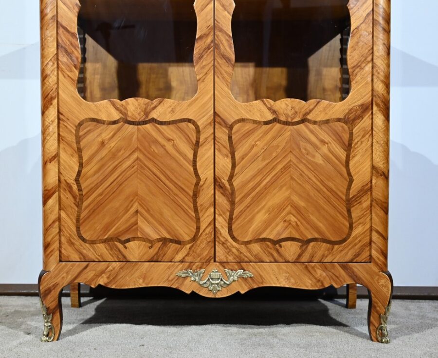 Petite Vitrine en Bois de Rose, style Louis XV – Début XXe – Image 11