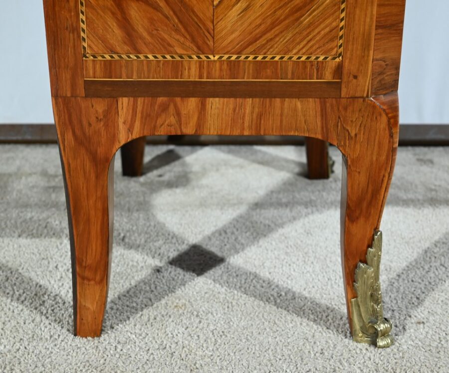 Petite Vitrine en Bois de Rose, style Transition Louis XV / Louis XVI – Début XXe – Image 20