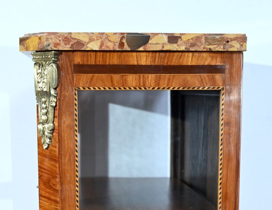 Petite Vitrine en Bois de Rose, style Transition Louis XV / Louis XVI – Début XXe – Image 22