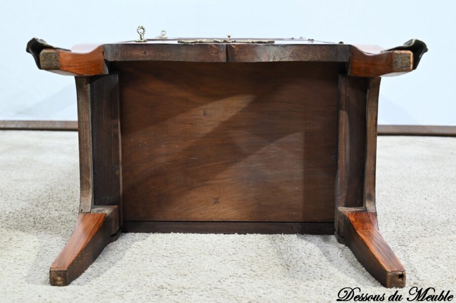 Petite Vitrine en Bois de Rose, style Transition Louis XV / Louis XVI – Début XXe – Image 39