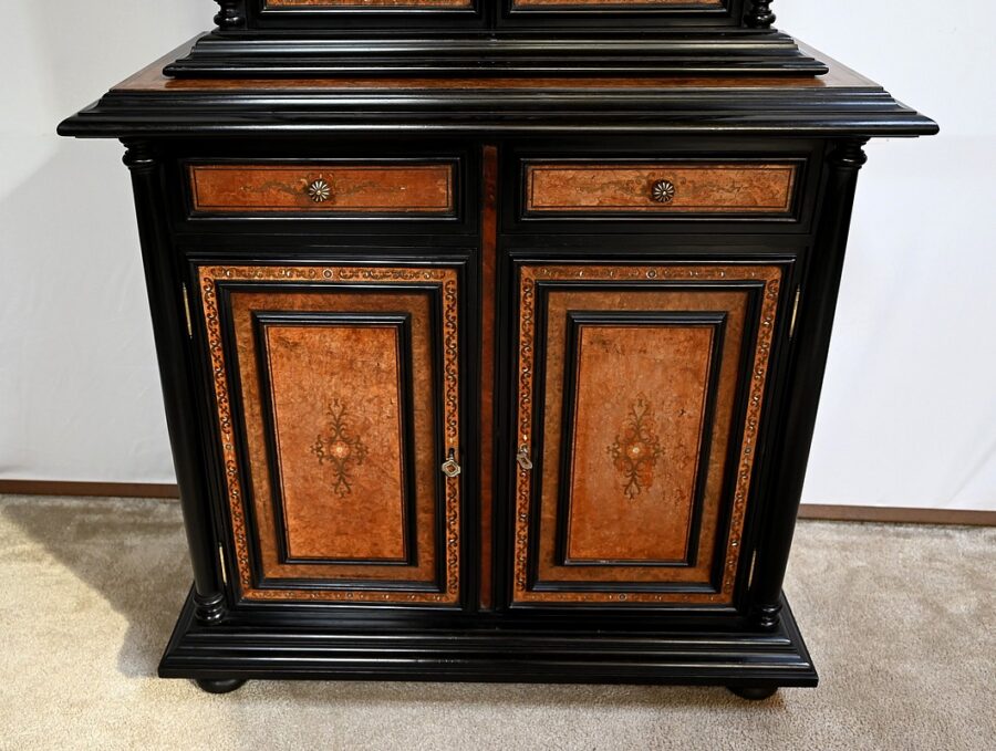 Petit Buffet Deux-Corps en Bois Noirci et Loupe de Thuya, estampillé Gordóvil, goût Renaissance, Espagne – Début XXe – Image 15