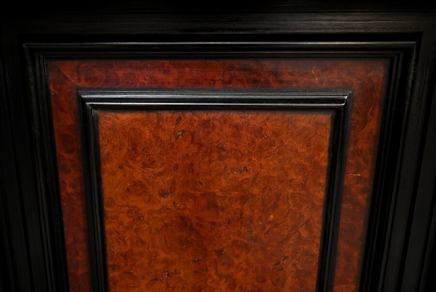 Petit Buffet Deux-Corps en Bois Noirci et Loupe de Thuya, estampillé Gordóvil, goût Renaissance, Espagne – Début XXe – Image 26