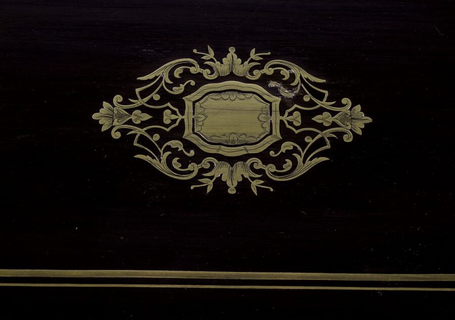 Rare Petite Table Desserte en Poirier noirci et Laiton, époque Napoléon III – Milieu XIXe – Image 6