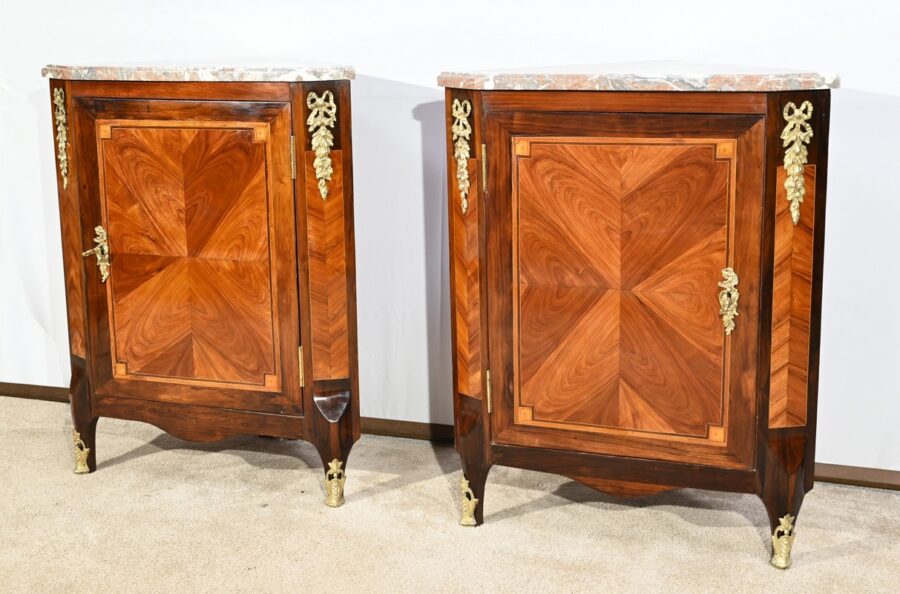 Paire d’Encoignures en Bois Précieux, époque Transition Louis XV/Louis XVI – 2ème Partie XVIIIe – Image 3