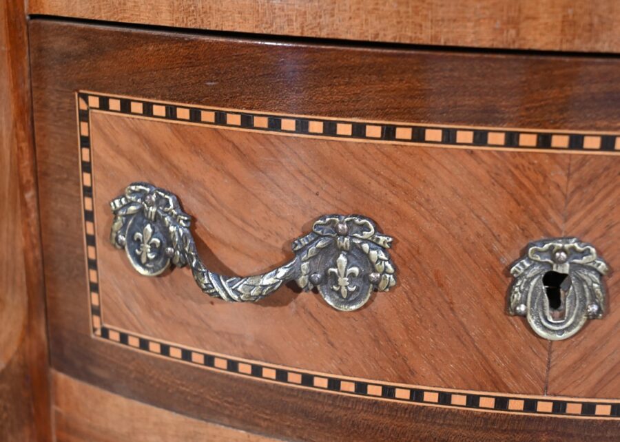 Petite Commode Demi-Lune en Bois de Rose, style Transition Louis XV/Louis XVI – 1ère Partie XXe – Image 13