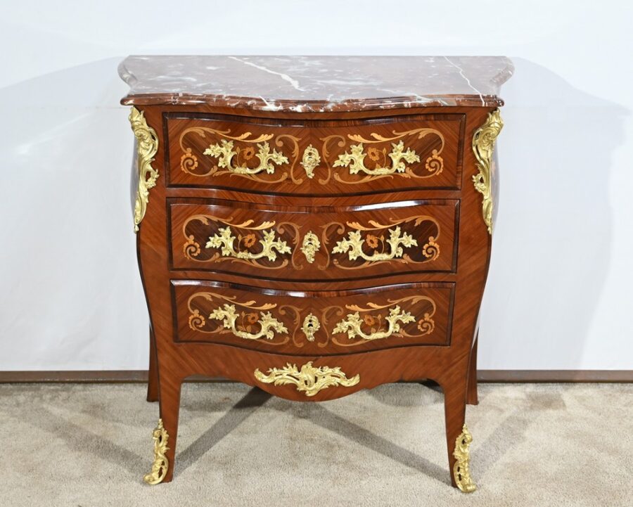 Petite Commode-Tombeau en Palissandre et Bois de Violette, style Transition Louis XIV  Louis XV – Début XXe – Image 2