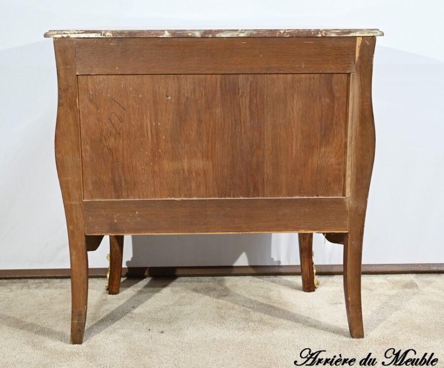 Petite Commode-Tombeau en Palissandre et Bois de Violette, style Transition Louis XIV  Louis XV – Début XXe – Image 31