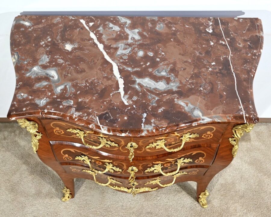 Petite Commode-Tombeau en Palissandre et Bois de Violette, style Transition Louis XIV  Louis XV – Début XXe – Image 6
