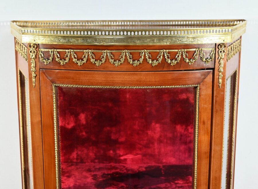 Petite Vitrine en Merisier Clair, Transition Louis XV / Louis XVI – Début XXe – Image 7