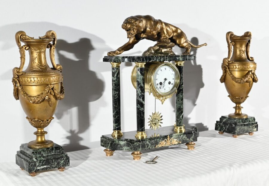 Importante Garniture de Cheminée en Régule et Marbre – Fin XIXe – Image 2