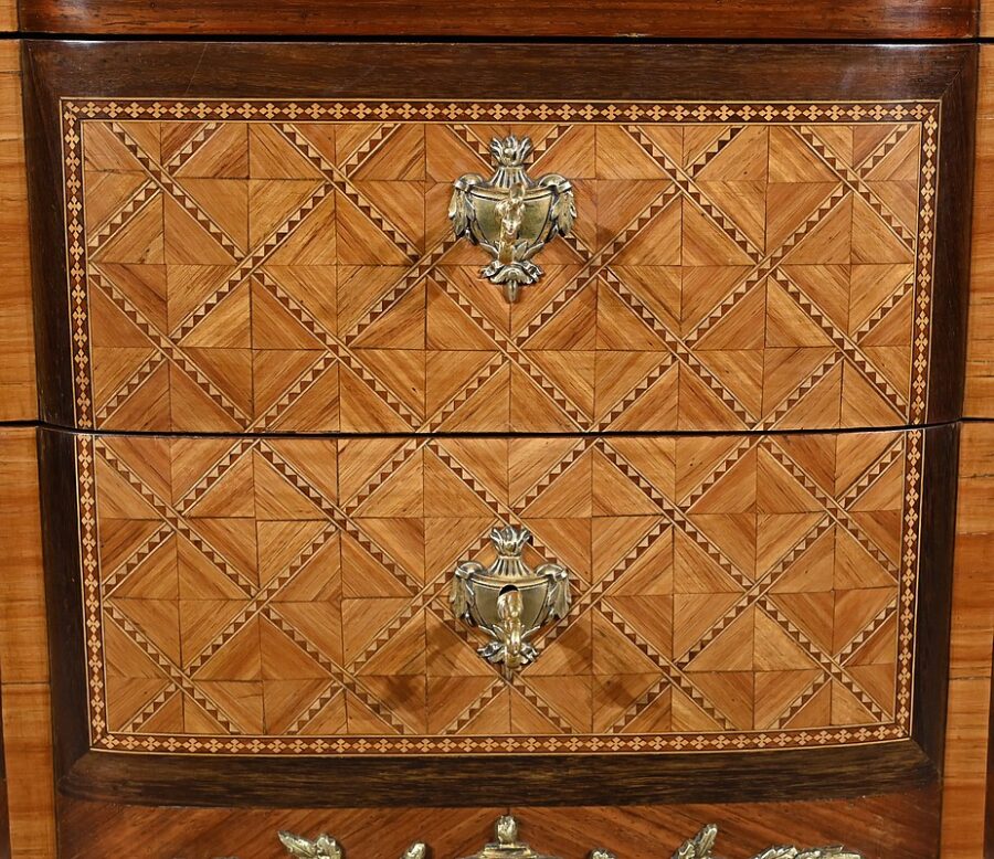 Commode en Bois de Rose et Amarante, style Transition Louis XV / Louis XVI – Fin XIXe – Image 12