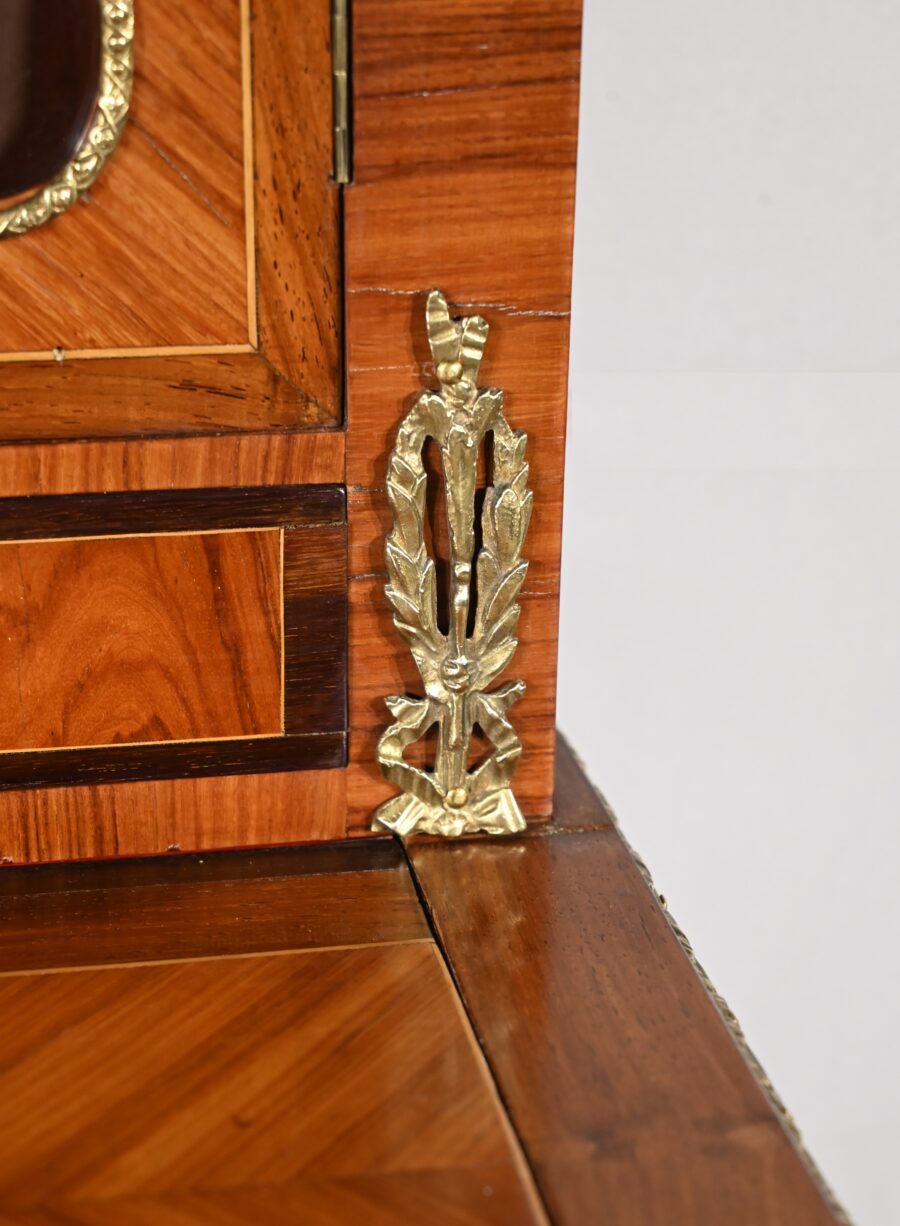 Petit Bonheur du Jour en Bois de Rose, style Louis XV – Milieu XIXe – Image 17