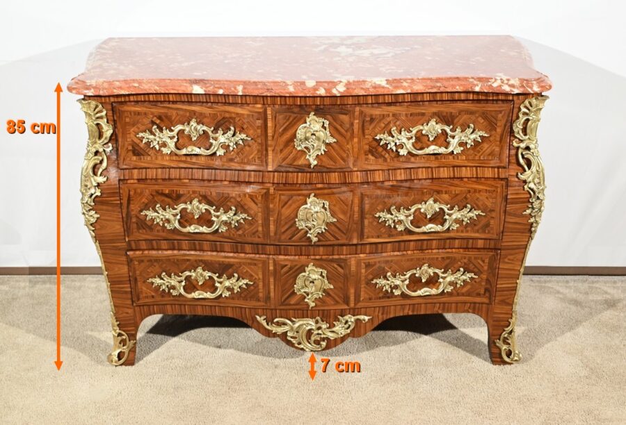 Commode Tombeau en Marqueterie de Bois de Violette, style Transition Louis XIV / Louis XV – 1ère Partie XXe – Image 27