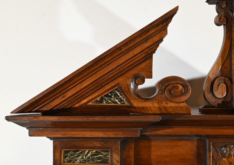 Petit Buffet Deux Corps en Noyer Massif, style Renaissance – Milieu XIXe – Image 16