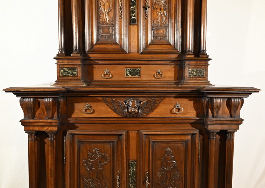 Petit Buffet Deux Corps en Noyer Massif, style Renaissance – Milieu XIXe – Image 20