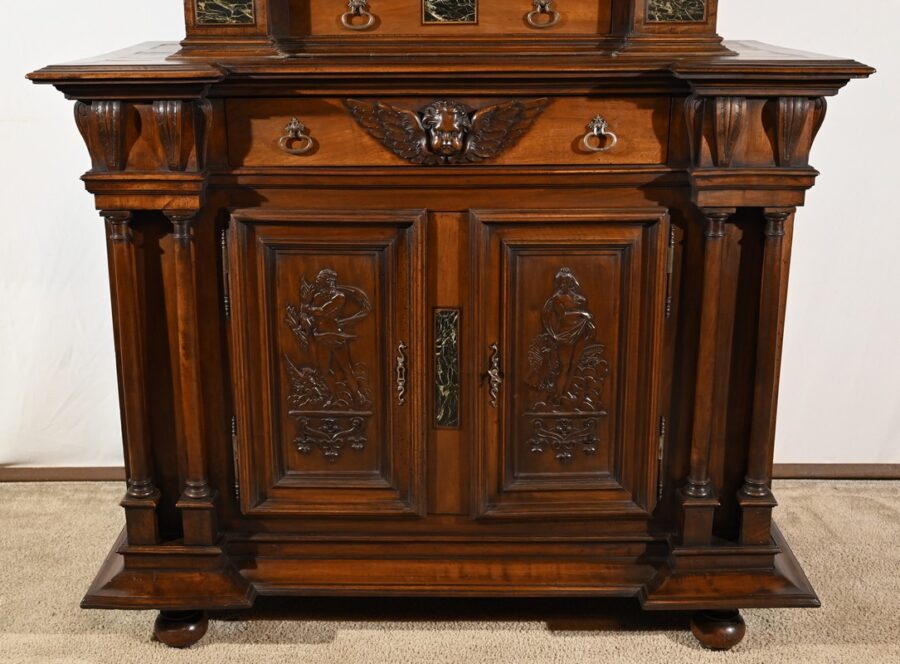Petit Buffet Deux Corps en Noyer Massif, style Renaissance – Milieu XIXe – Image 24