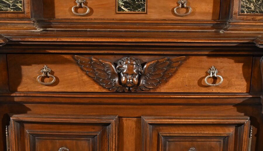 Petit Buffet Deux Corps en Noyer Massif, style Renaissance – Milieu XIXe – Image 25