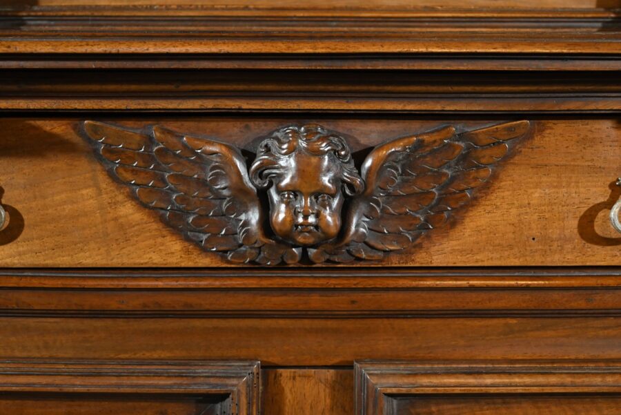 Petit Buffet Deux Corps en Noyer Massif, style Renaissance – Milieu XIXe – Image 26