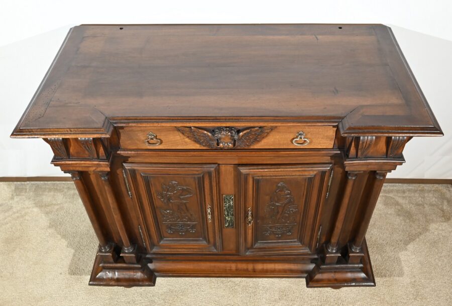 Petit Buffet Deux Corps en Noyer Massif, style Renaissance – Milieu XIXe – Image 45