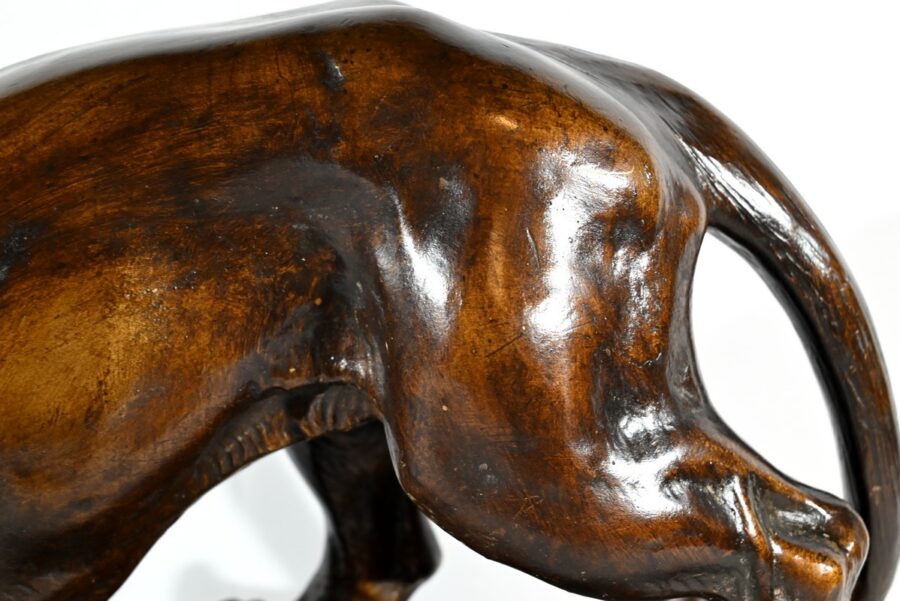 Sculpture en Terre Cuite Patinée « Tigre à l’Affût », signée T.Cartier – Début XXe – Image 11