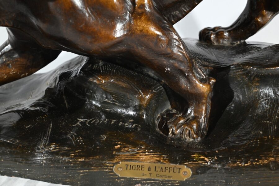 Sculpture en Terre Cuite Patinée « Tigre à l’Affût », signée T.Cartier – Début XXe – Image 13