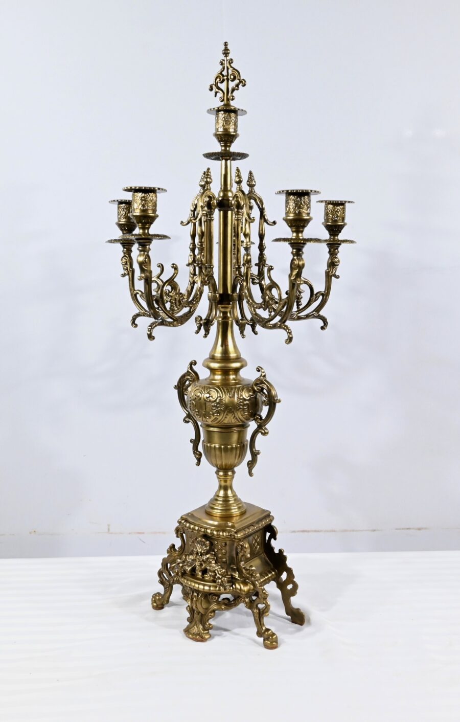 Paire d’importants Candélabres en Bronze Doré, style Louis XIV – Début XIXe – Image 14