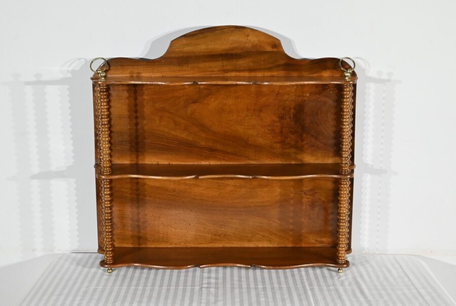 Etagère en Noyer, époque Louis Philippe – Milieu XIXe