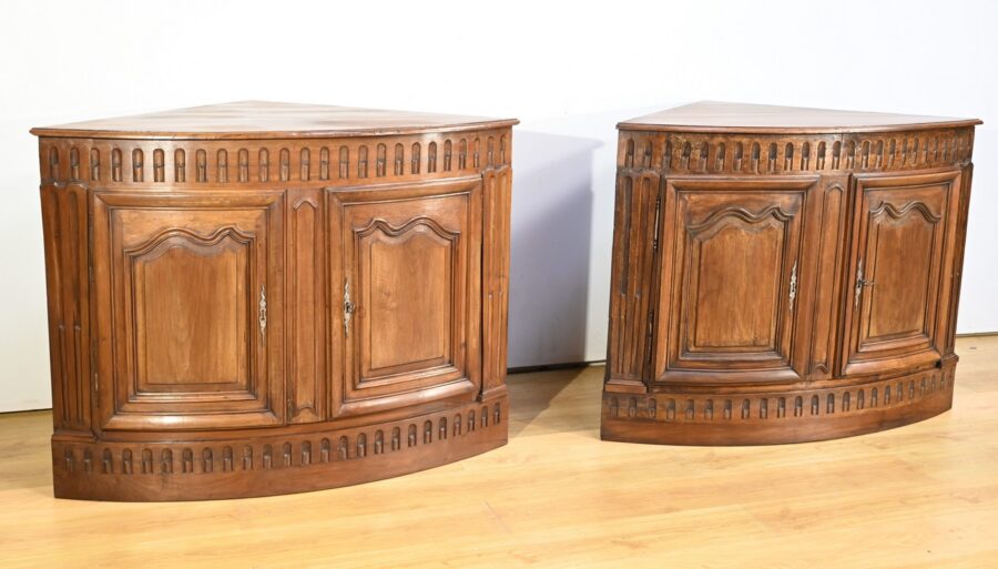 Paire d’Importantes Encoignures de Propriété en Noyer, style Régence – XVIIIe – Image 2