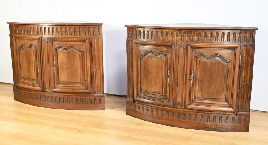 Paire d’Importantes Encoignures de Propriété en Noyer, style Régence – XVIIIe – Image 3