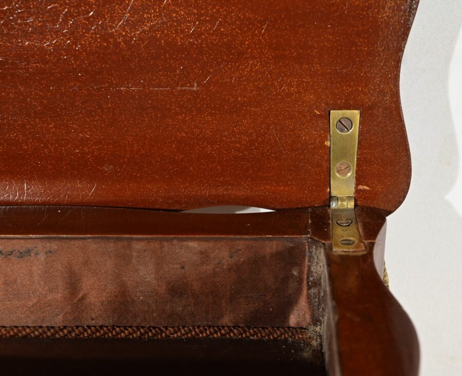 Petite Table à Ouvrage en Bois Laqué, style Louis XV – Fin XIXe – Image 25