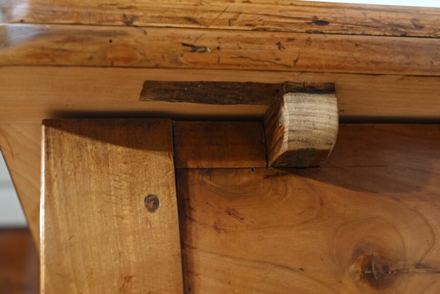 Table Régionale en Merisier, style Louis XV – Milieu XIXe – Image 29