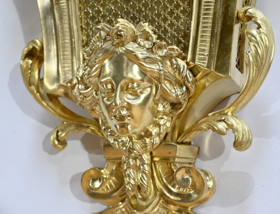 Important Cartel d’Applique en Bronze Doré, Maison Prosper Roussel – Milieu XIXe – Image 21