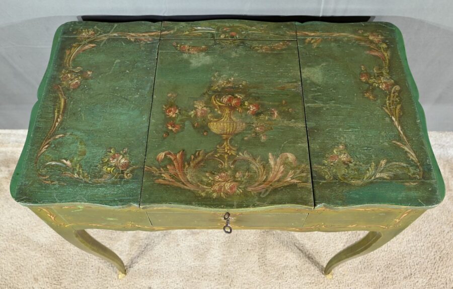 Petite Coiffeuse en Chêne Peint, style Louis XV – Fin XVIIIe – Image 6