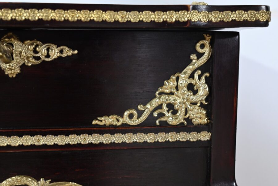 Table Vitrine de Milieu en Acajou Teinté, style Louis XV, époque Napoléon III – Milieu XIXe – Image 17
