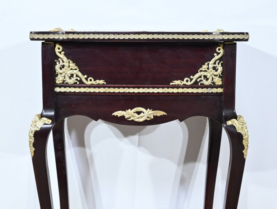 Table Vitrine de Milieu en Acajou Teinté, style Louis XV, époque Napoléon III – Milieu XIXe – Image 28