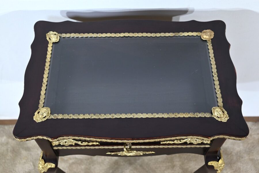 Table Vitrine de Milieu en Acajou Teinté, style Louis XV, époque Napoléon III – Milieu XIXe – Image 5