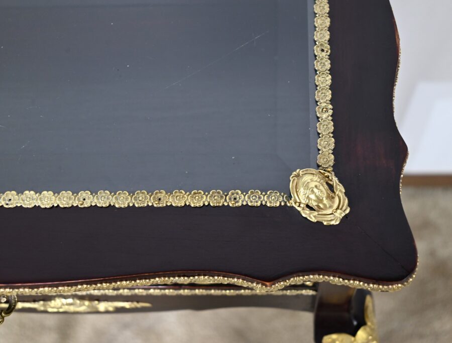 Table Vitrine de Milieu en Acajou Teinté, style Louis XV, époque Napoléon III – Milieu XIXe – Image 8