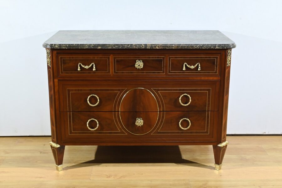 Rare Commode en Acajou, époque Louis XVI – 2ème partie XVIIIe
