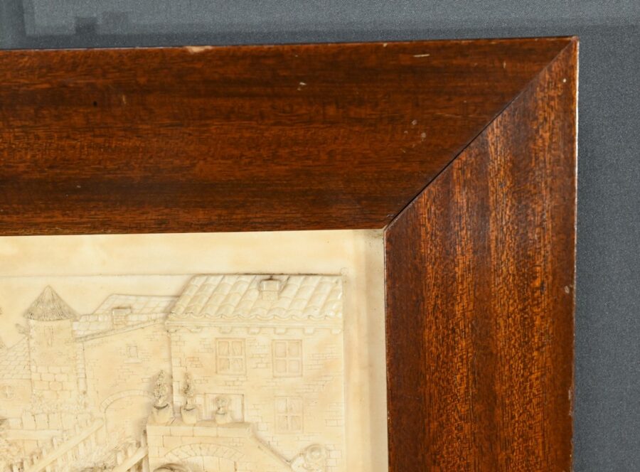 Tableau Bas-Relief en Calcaire Pétrifié, signé CF. Becker – Fin XIXe – Image 8
