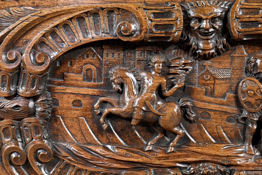 Coffre Français en Noyer, style Renaissance Italienne – Fin XVIIIe – Image 13